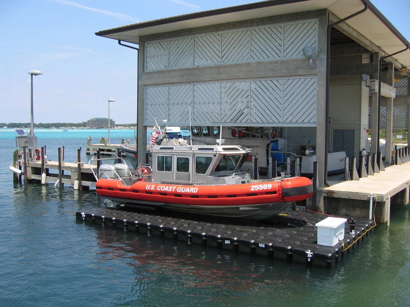 Drive on Boat Dock for Military Applications by Jet Dock