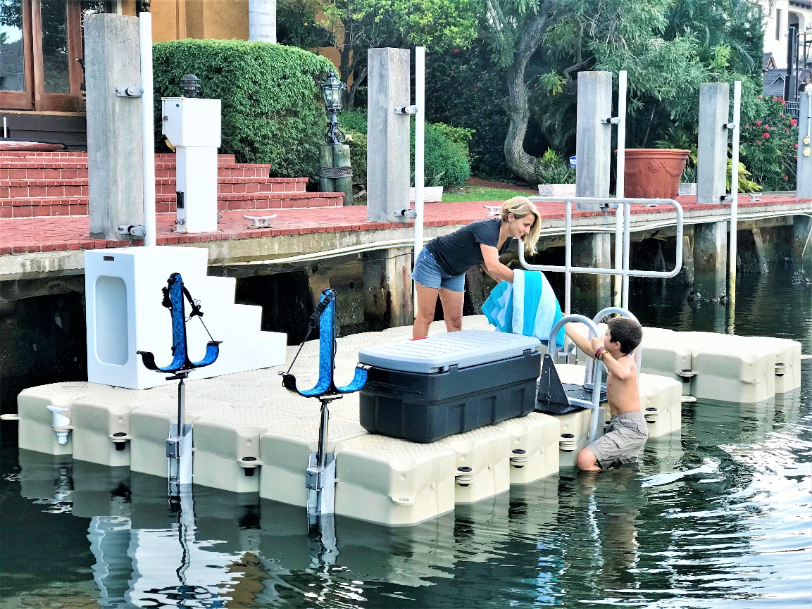 Leave in Swimming Floating Dock Platform