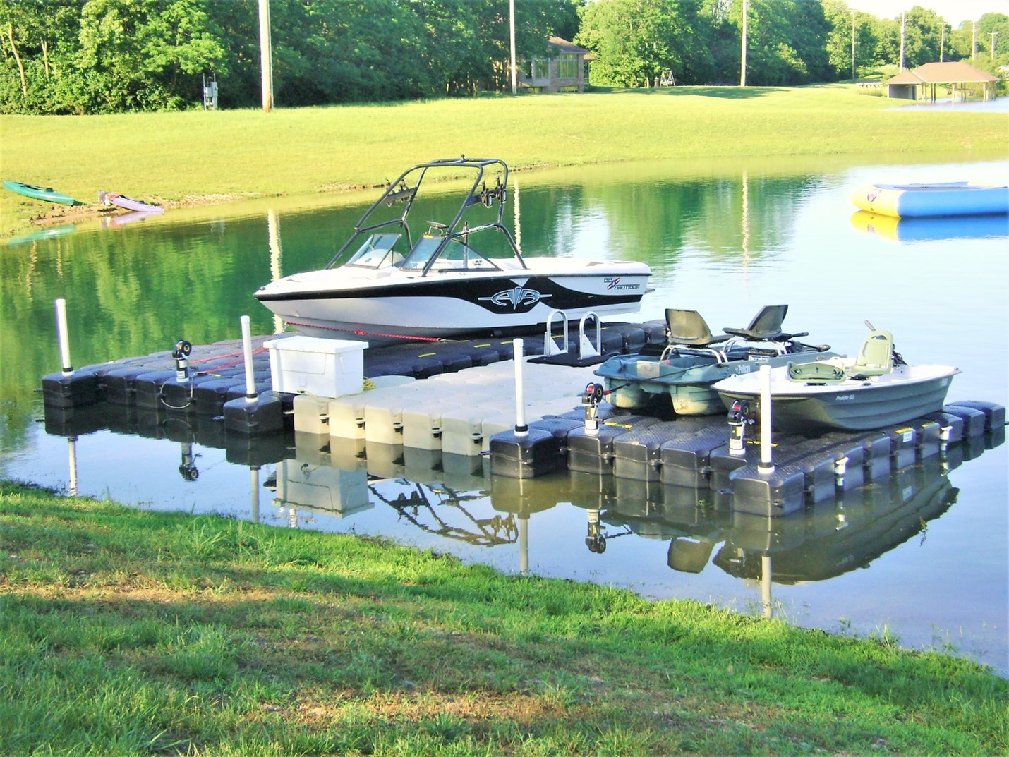 Floating Boat Dock for Muddy Floor Waters by Jet Dock