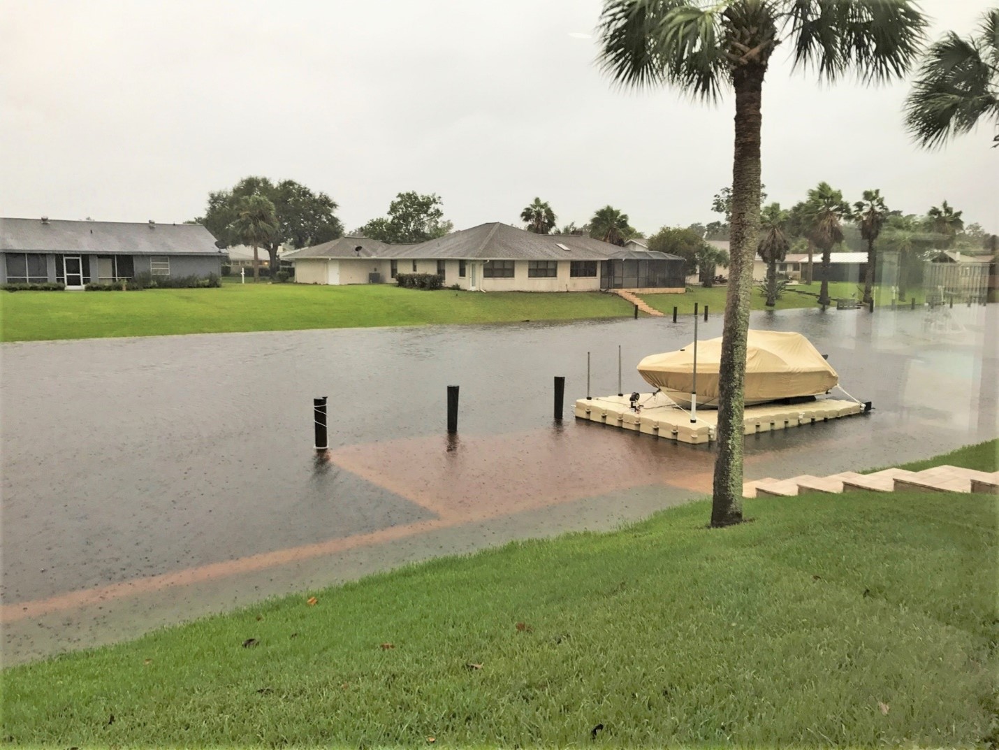 Floating Jet Dock Dock for Hurricane Prone Areas