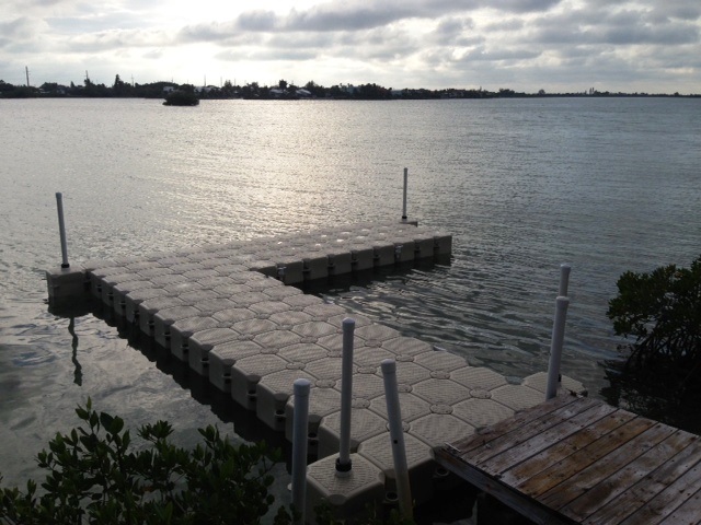 L shaped floating walkway by JetDock