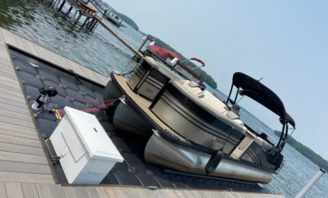 Jet Dock Drive-On Tritoon Docks